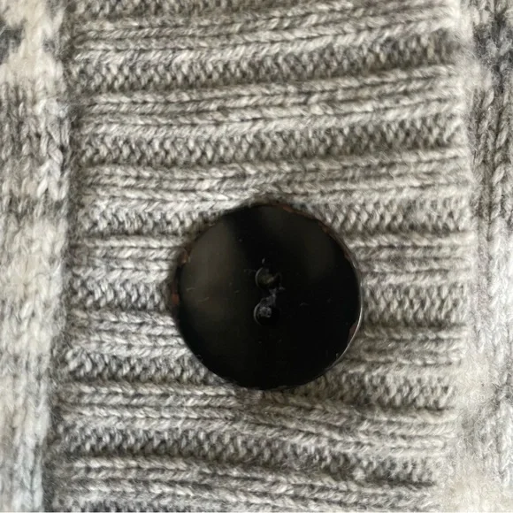 Eddie Bauer Long Sleeve Hooded Cardigan Sweater Snowflake Grey White Size Medium